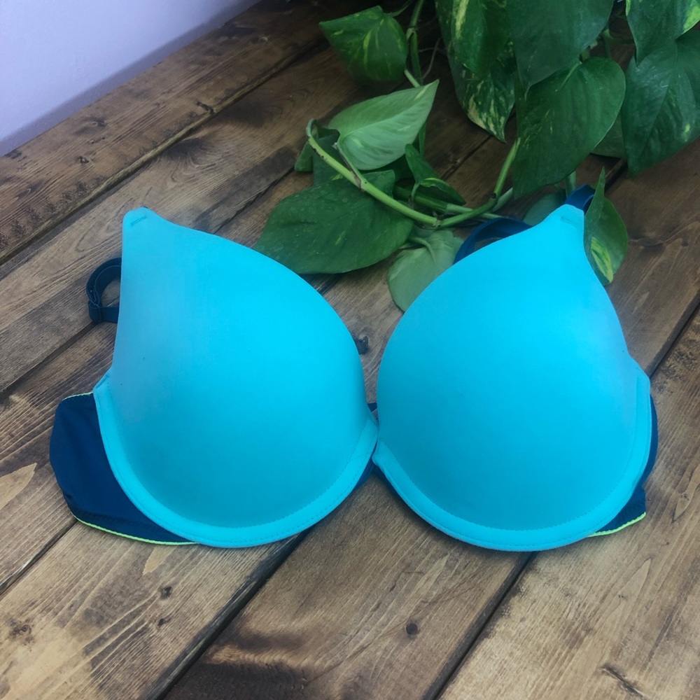 Victoria’s Secret Pink T-shirt Bra